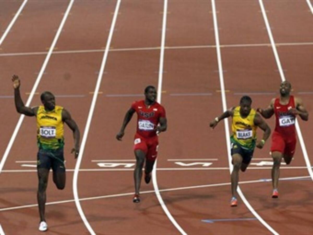 Un hombre fue detenido por arrojar una botella a la pista de atletismo