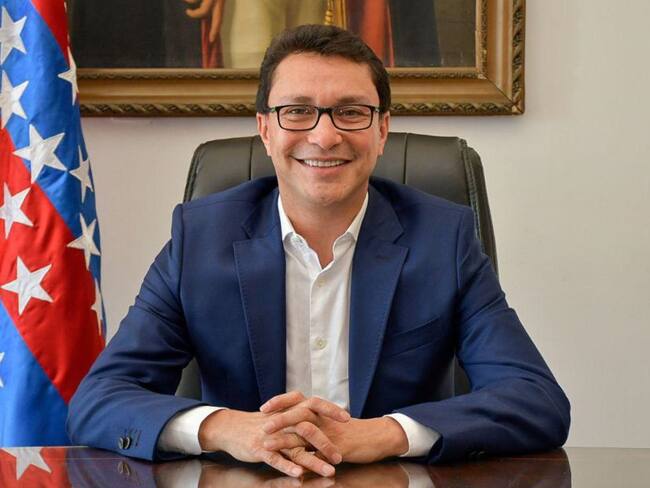 Gobernación de Magdalena entrega 41 becas a estudiantes de escasos recursos