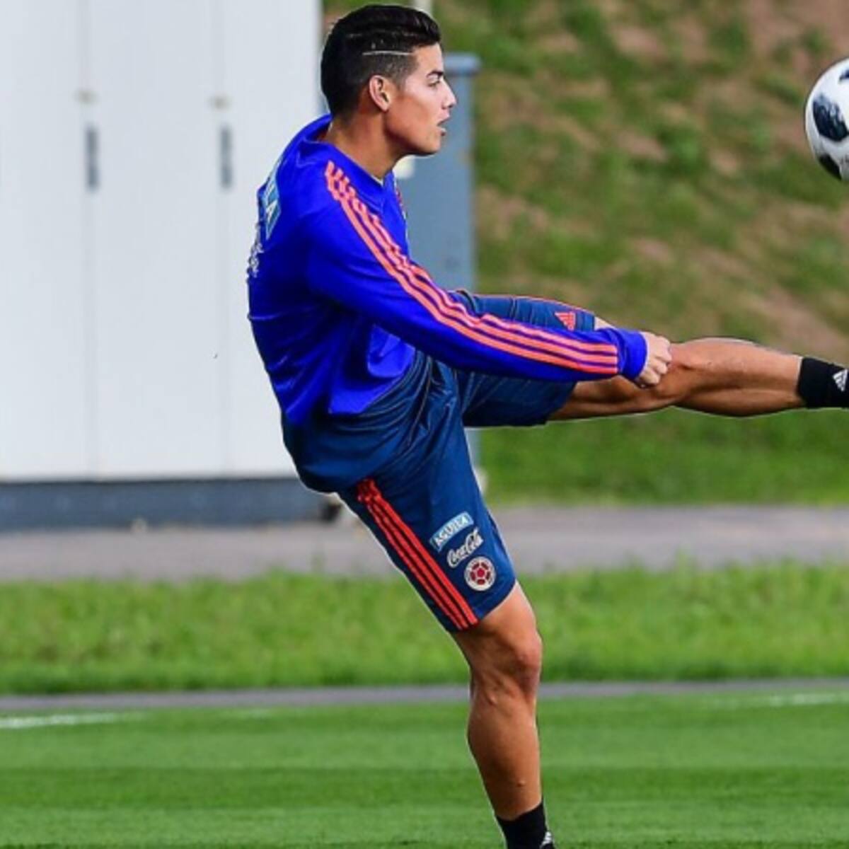 James Rodríguez será titular el domingo ante Polonia