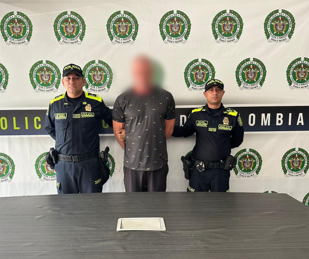 Brandon Seth Wood, imputado con los delitos de demanda de explotación sexual comercial con persona menor de edad. Foto: Policía Metropolitana del Valle de Aburrá.