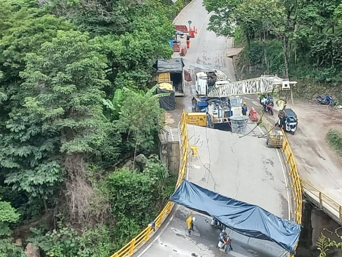 Inician obras en el puente Primero después de ocho meses