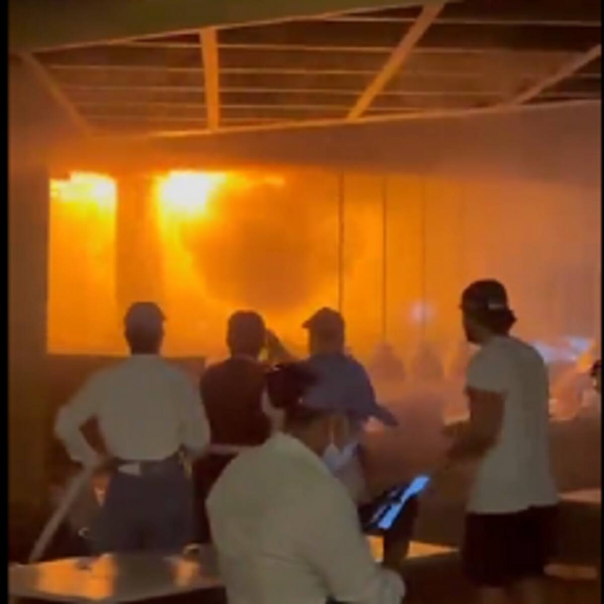 Dos brigadistas resultaron con lesiones en incendio del Club Campestre