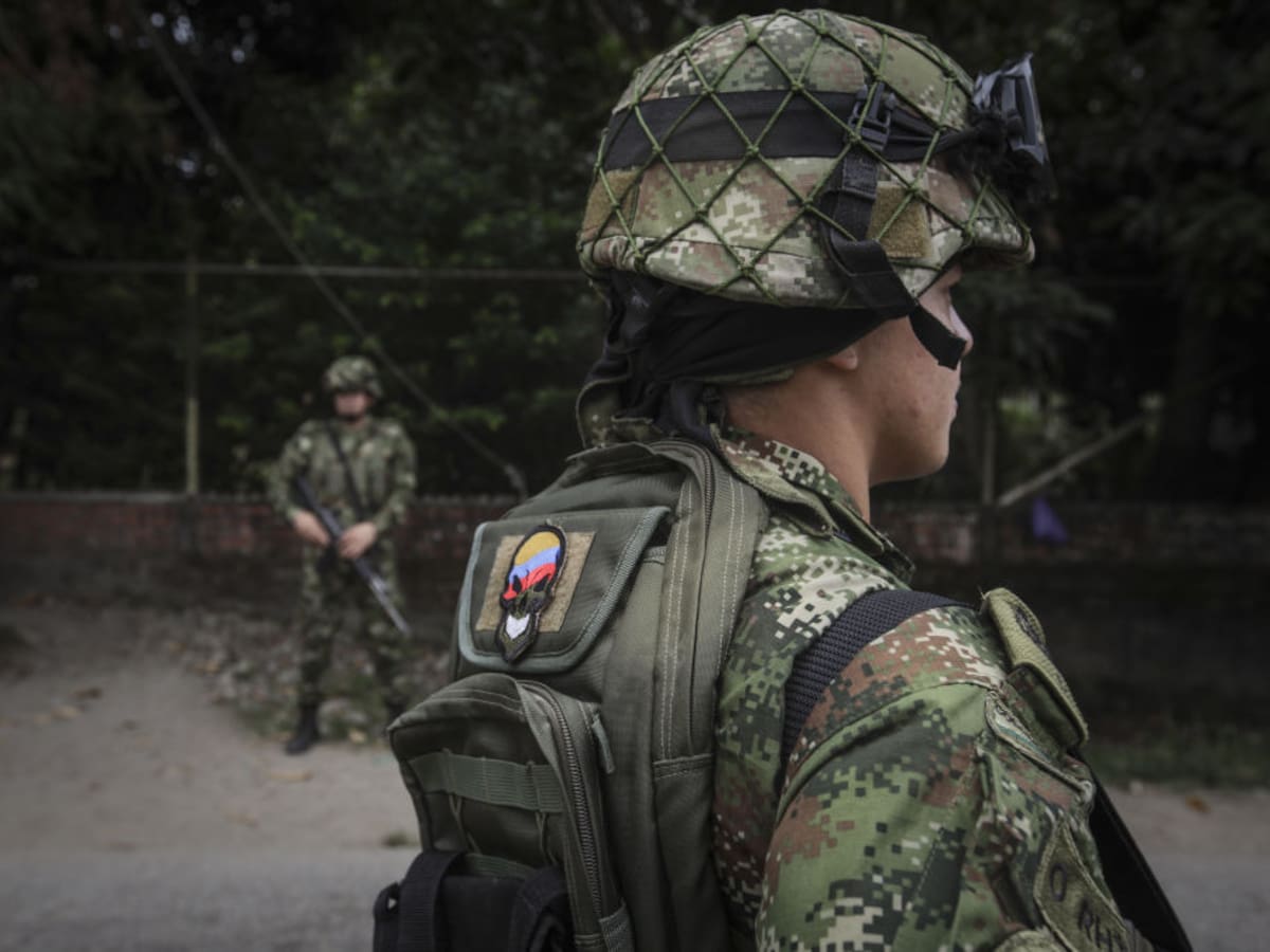 8 soldados murieron y 19 se encuentran heridos tras accidente de camión en zona rural de Nariño