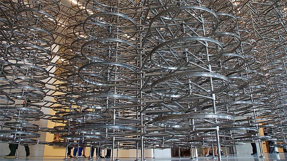 El artista chino Ai Weiwei inaugura el edificio con una muestra retrospectiva –la primera que hace en Miami– y para la no pudo asistir por su situación jurídica en China. Weiwei trabajó con los diseñadores del edificio en el estadio "Nido" usado durante la Olimpíadas de Pekín de 2008.