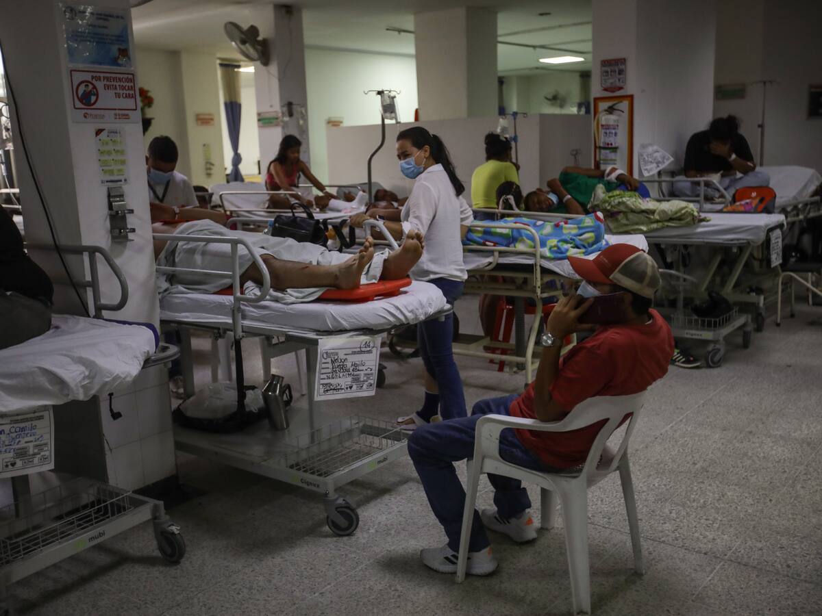 La Asociación Hospitales y Clínicas pide al Gobierno garantizar pago de deudas de EPS