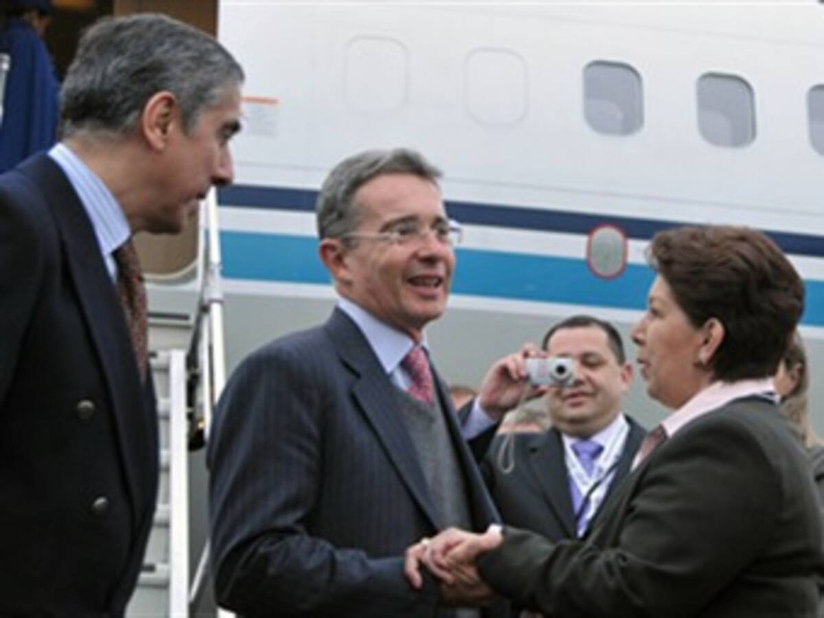 Uribe inicia viaje a Canadá y Estados Unidos