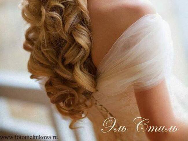 La acaban de invitar a una boda y no tiene suficiente dinero.