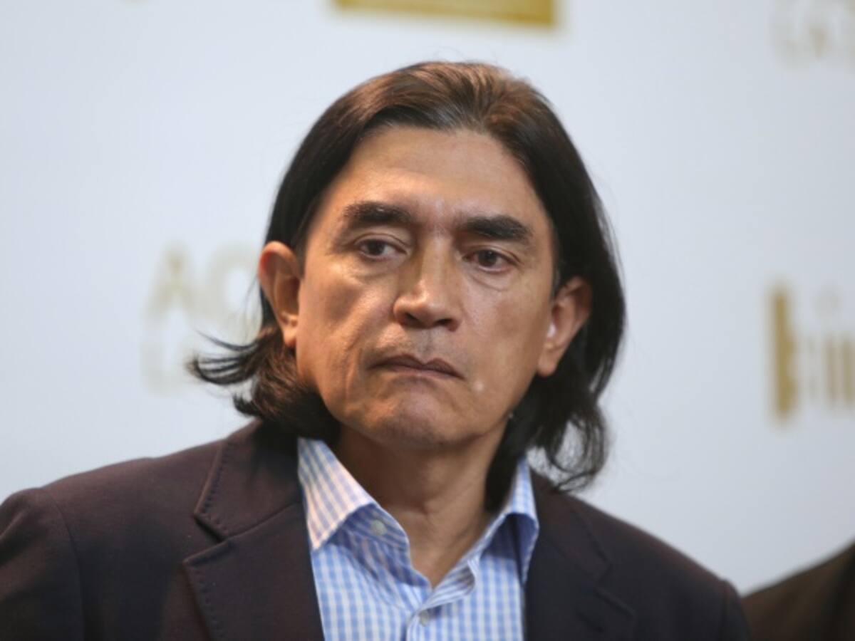 Gustavo Bolívar revive la Unión Soviética y María F. Cabal se la cobra