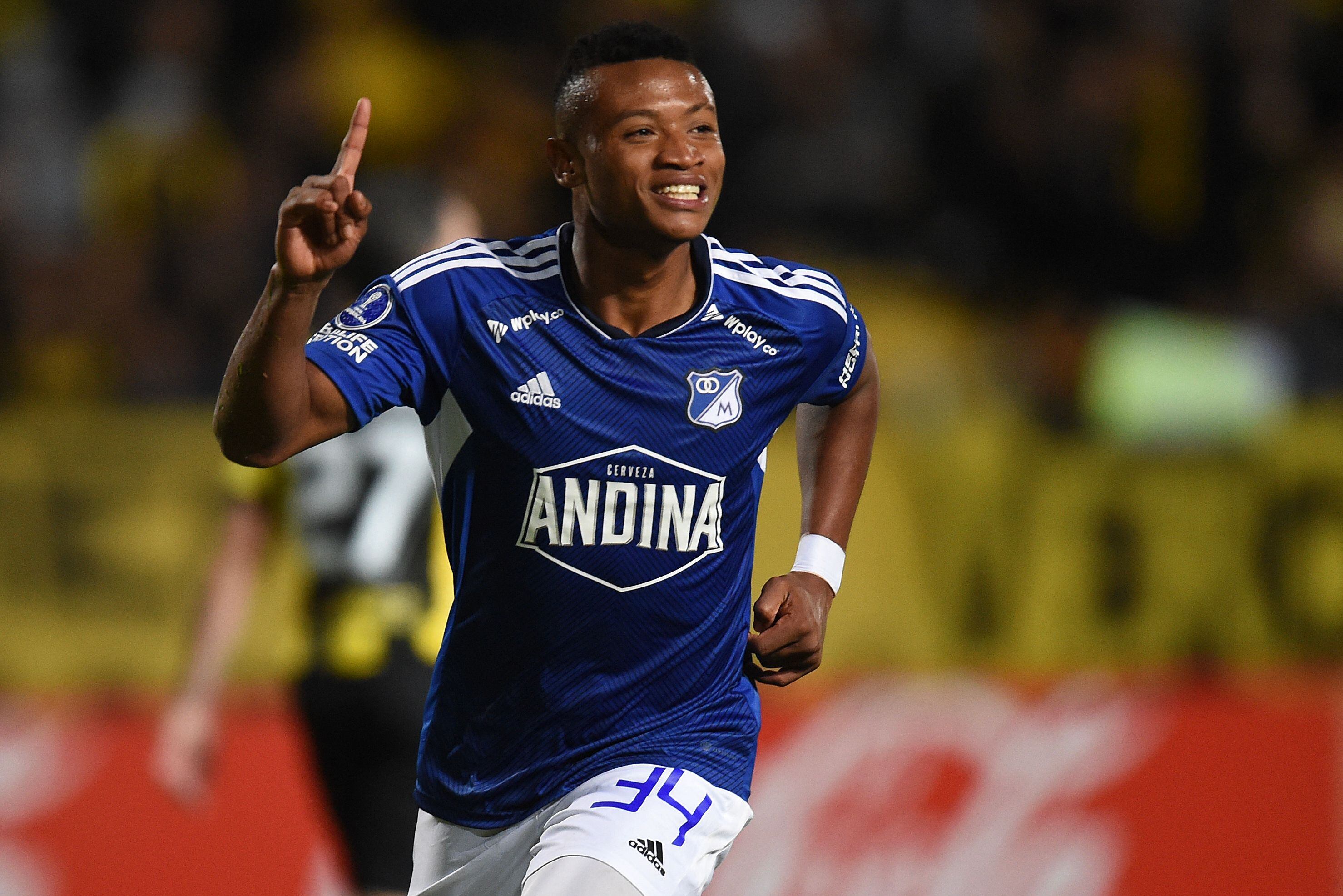 Óscar Cortés, volante y figura de Millonarios. (Photo by DANTE FERNANDEZ / AFP) (Photo by DANTE FERNANDEZ/AFP via Getty Images)