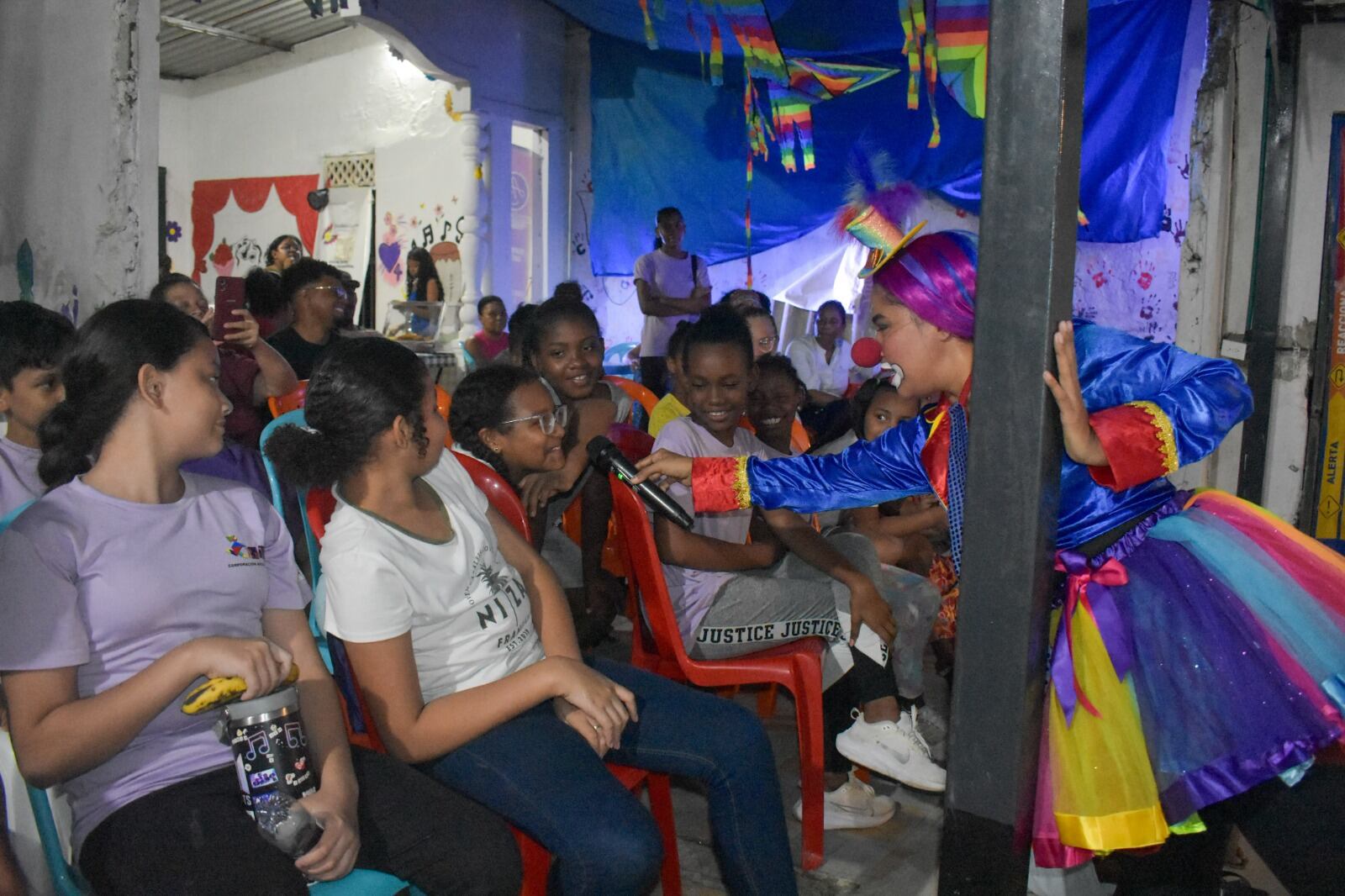 El arte dramático y la magia del circo encendieron la alegría en Candela Viva 2026