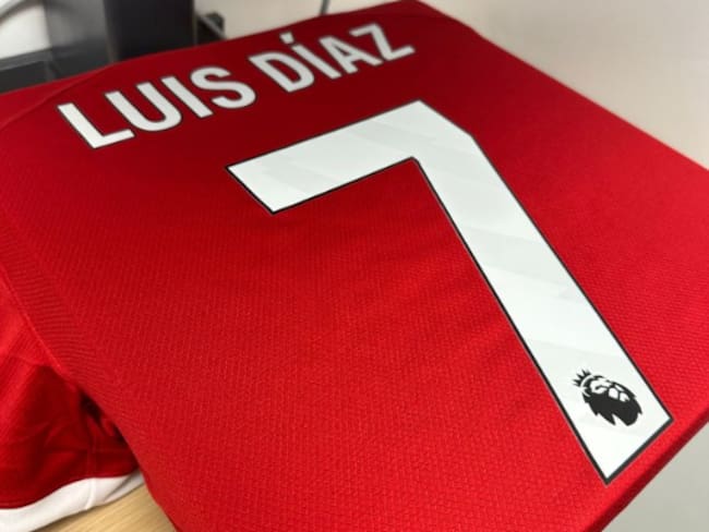 La camiseta número 7 de Luis Díaz / liverpoolfc.com