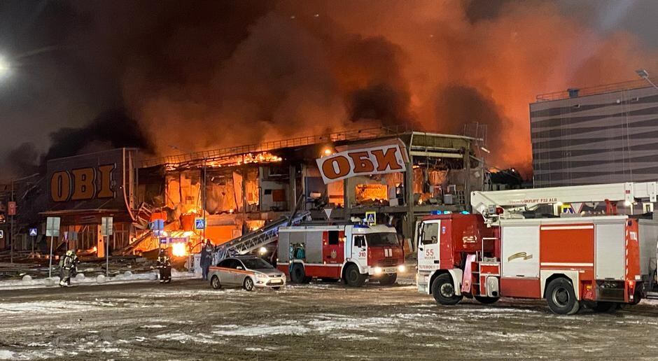 Incendio en el Centro Comercial Mega Khimki del suburbio Jimki, al sur de Moscú, Rusia / Foto: Getty Images / Daria Sokolova