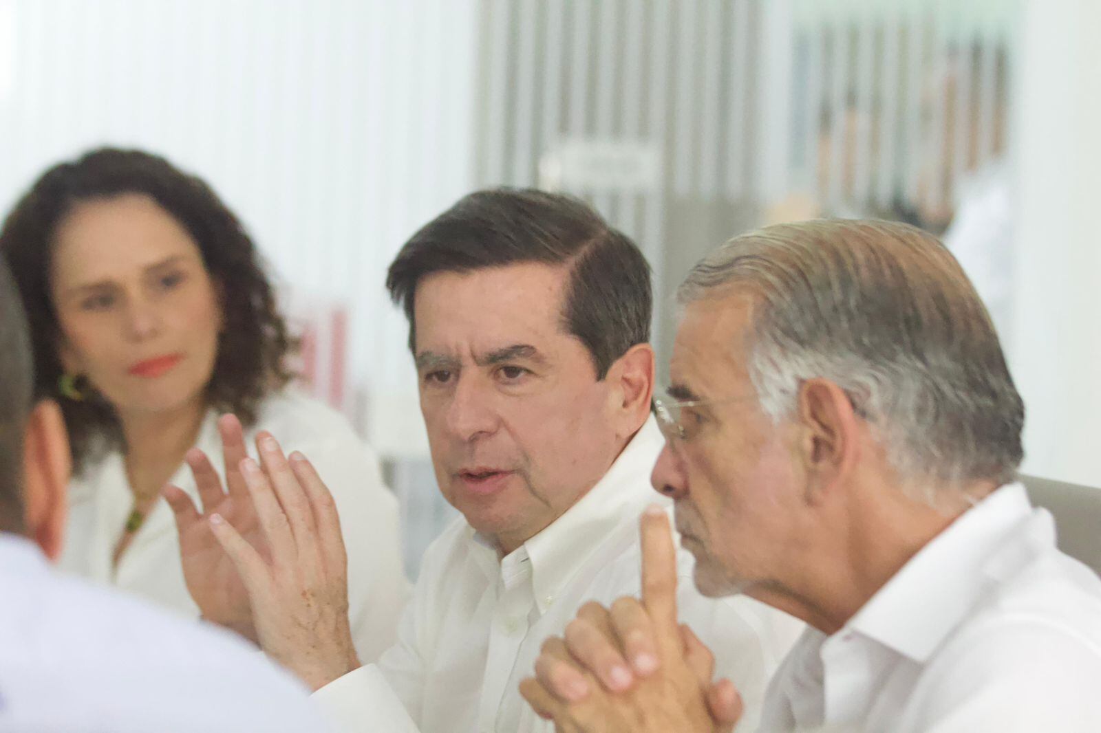 Ministra de Transporte, ministro del Interior y gobernador del Atlántico. Foto: cortesía Gobernación del Atlántico