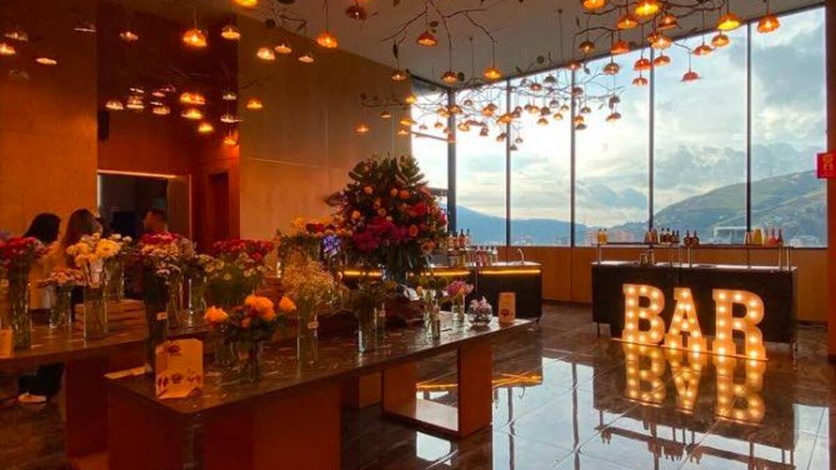 El Hotel V105 le abre la puerta al carnaval de Negros y Blancos