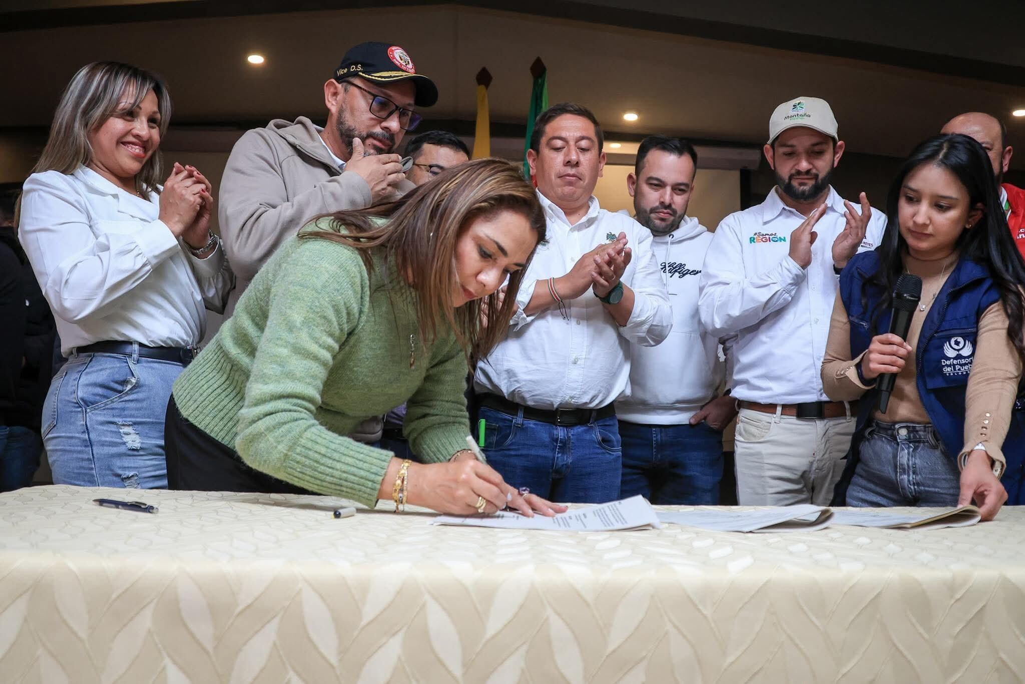 La firma se dio dentro del acuerdo con los mineros que estaban en paro en Paipa. Foto | Gobernación de Boyacá