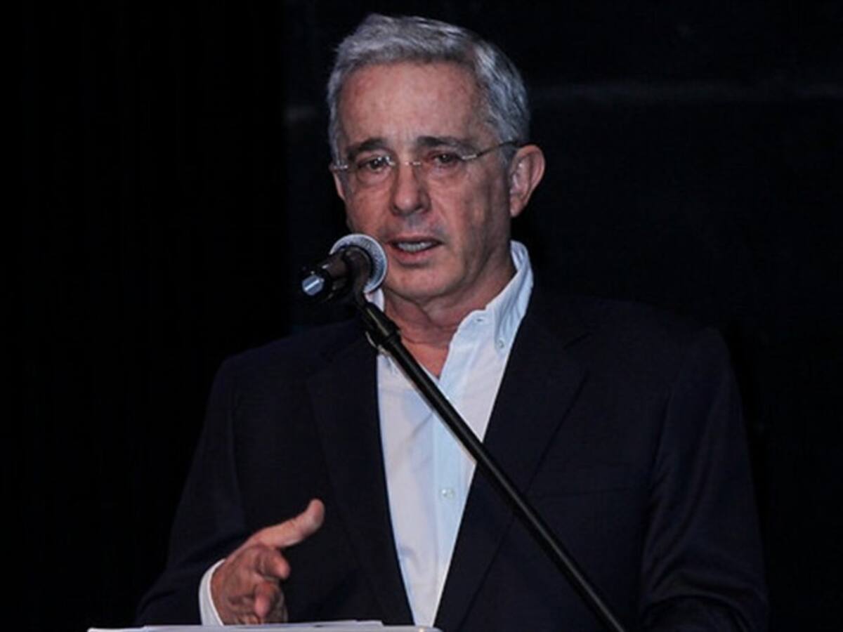 Uribe dice que un año después de la firma de los acuerdos, todo se ha agravado