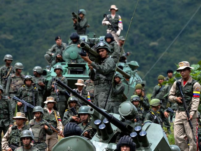 ¿Qué sectores controlan los militares en Venezuela?