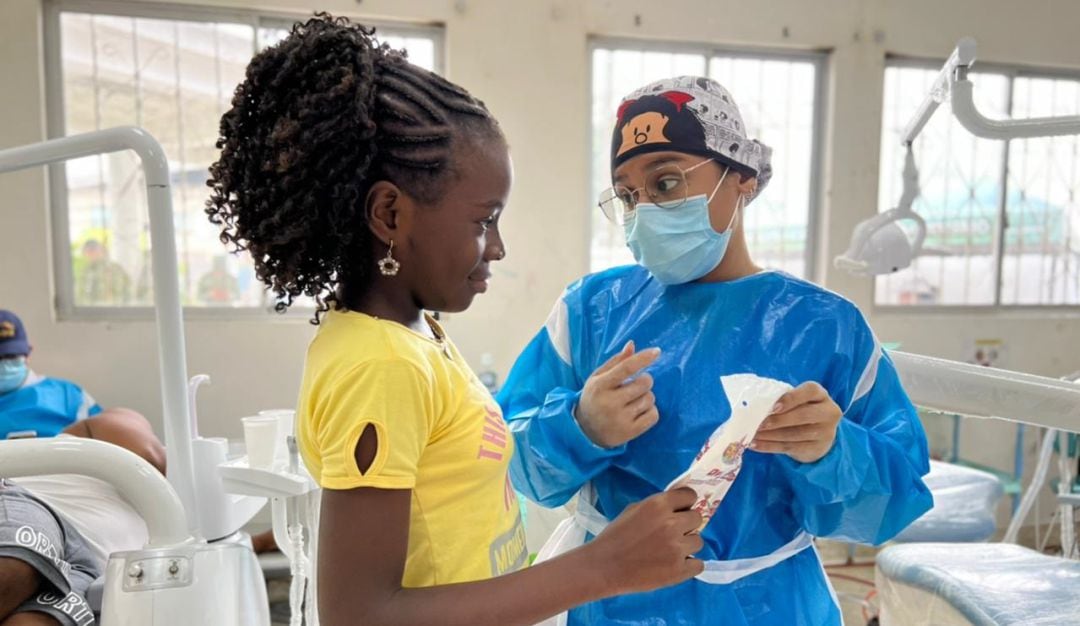 La brigada atendió a 1.017 personas, con servicios de medicina general, pediatría, odontología, recreación, higiene oral, banco de ropas, y también fueron entregadas cuatro sillas de ruedas.