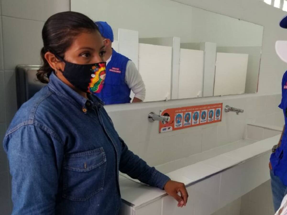 Entregan baños bioseguros en la institución educativa de Bayunca