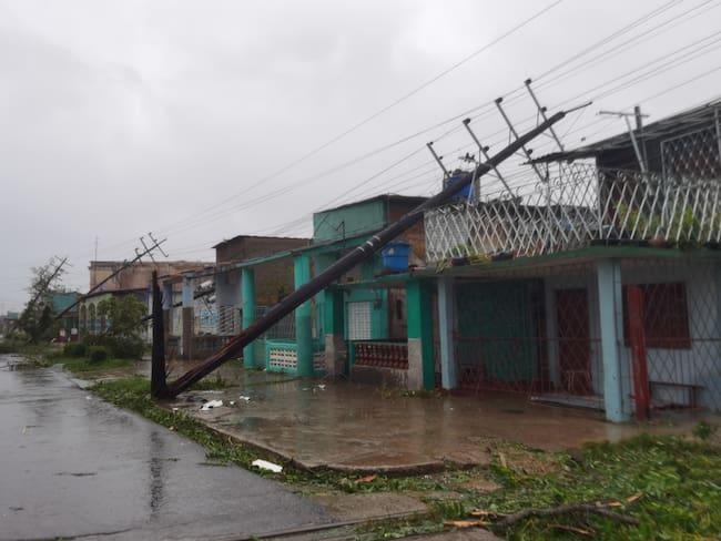 Infraestructura eléctrica cubana afectada por el paso del huracán Ian.