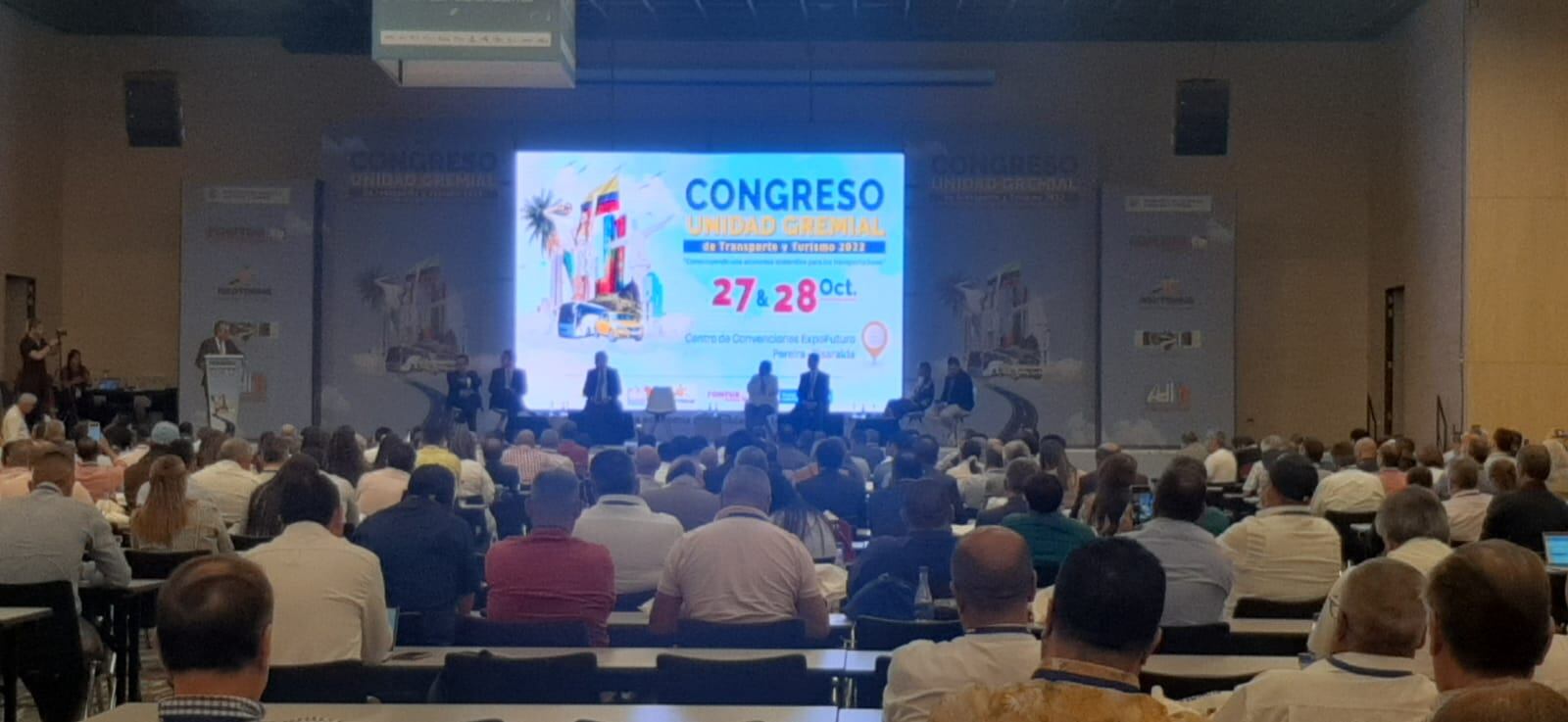 Ministro de Transporte resaltó las vía de Risaralda - Oficial Caracol Radio Pereira.