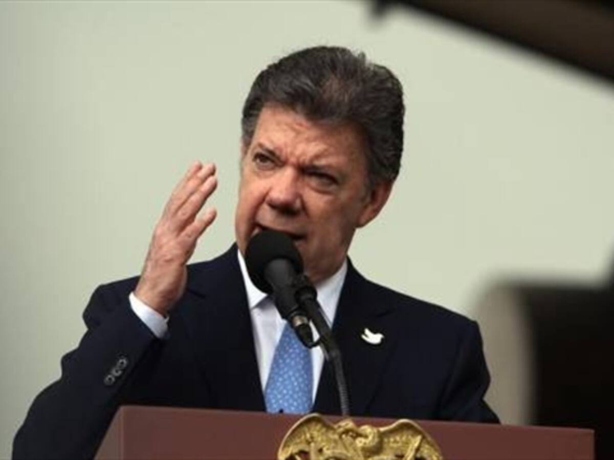 Presidente Santos denuncia cortejo de la Judicatura a congresistas