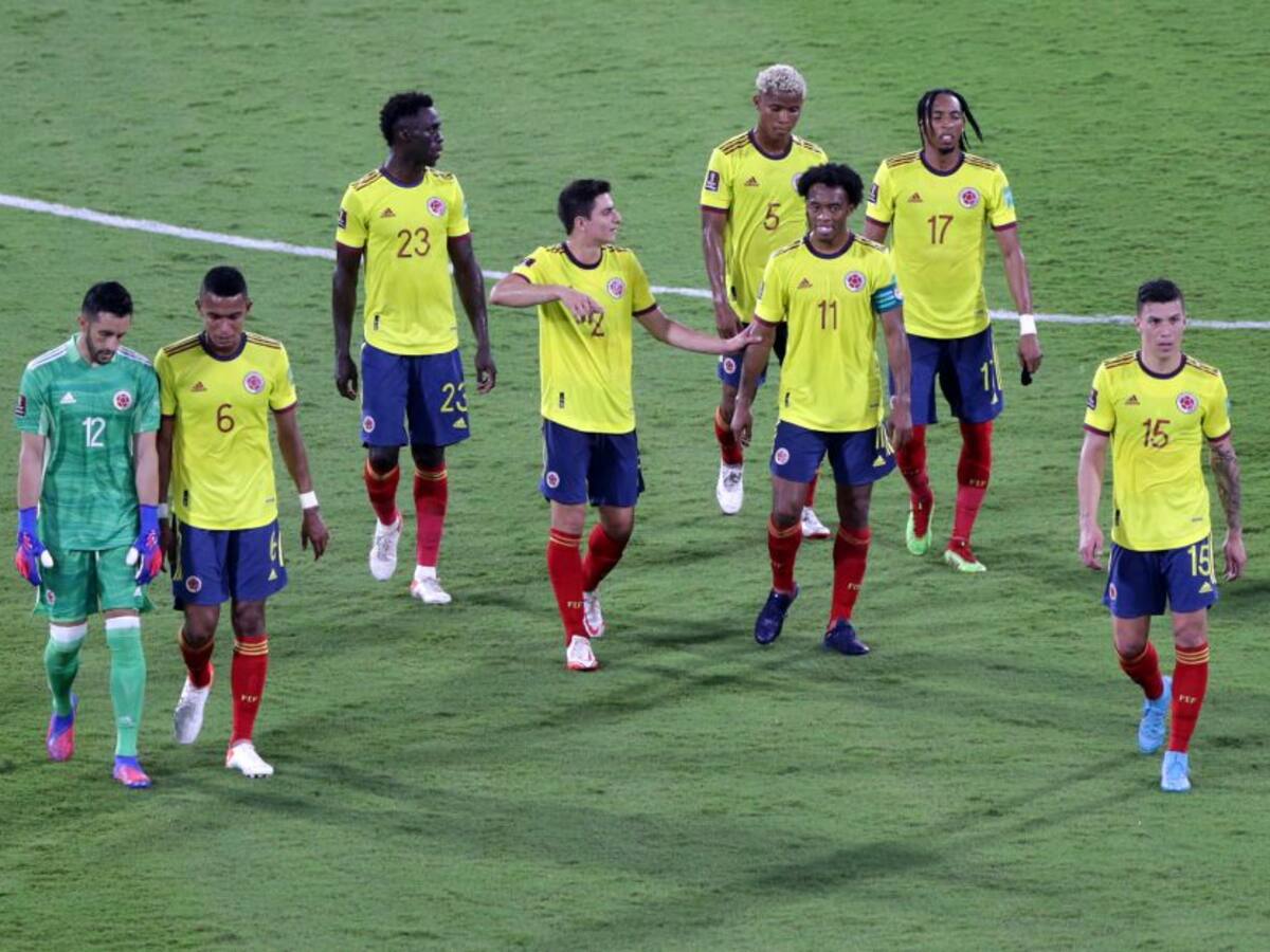 Argentina, a media máquina, dejó a Colombia al borde de la eliminación