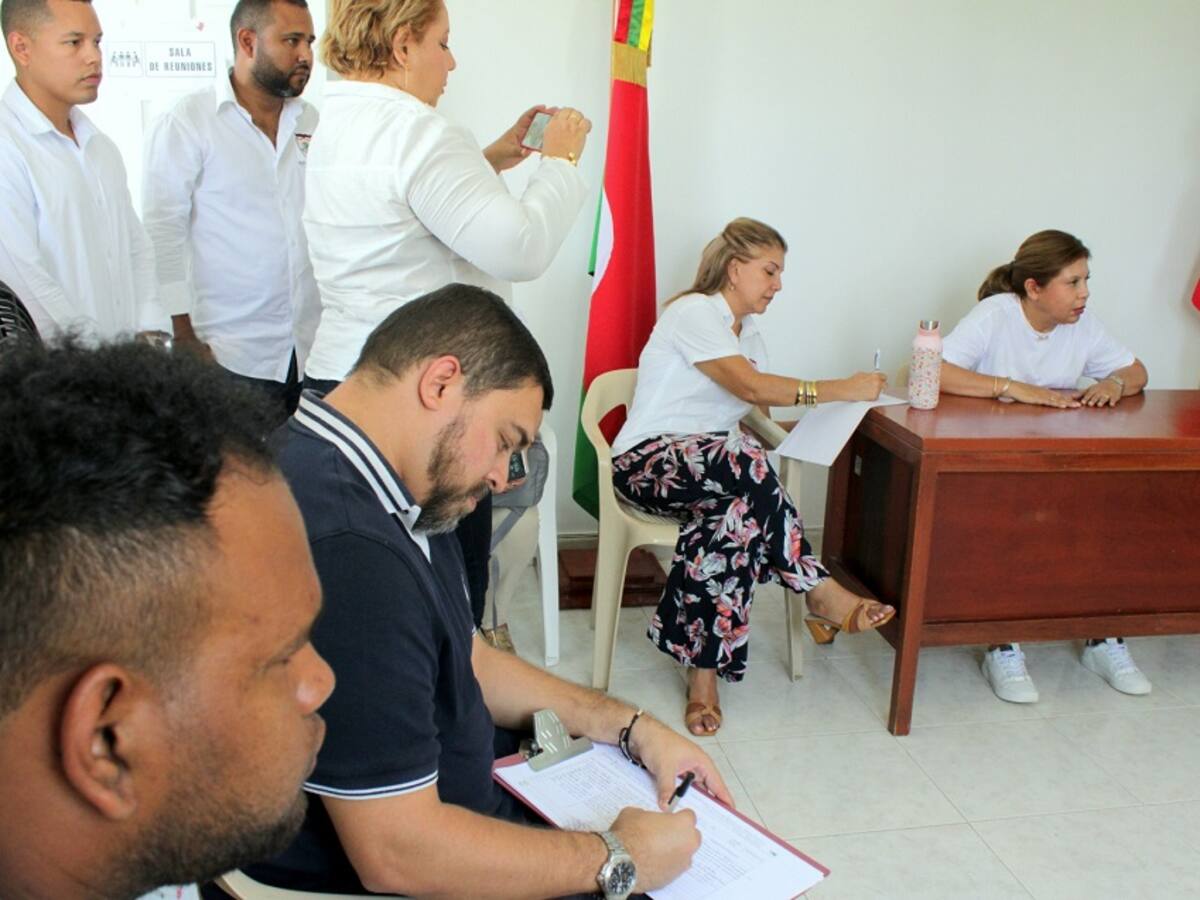 Alcaldesa de Turbaco plantea soluciones por afectación de vía en El Talón