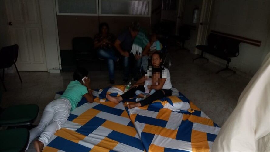 Montería: madres se toman instalaciones de Coomeva exigiendo medicamentos para sus hijos. Foto: Cortesía