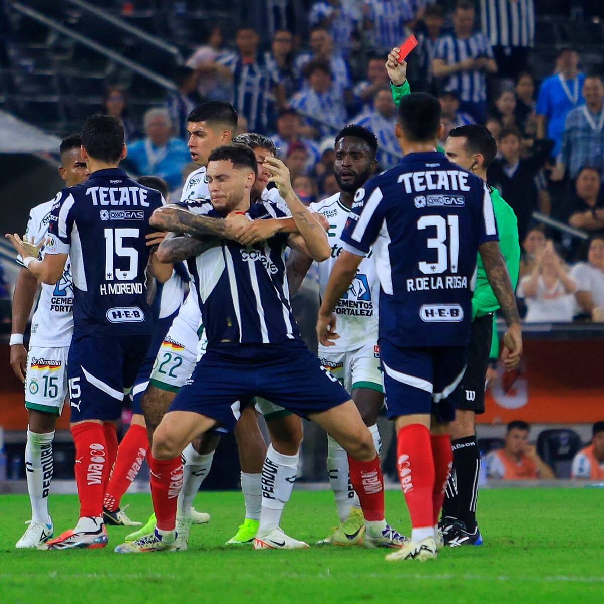 VIDEO | Escándalo en México: Edgar Guerra y Lucas Ocampos se fueron a los golpes