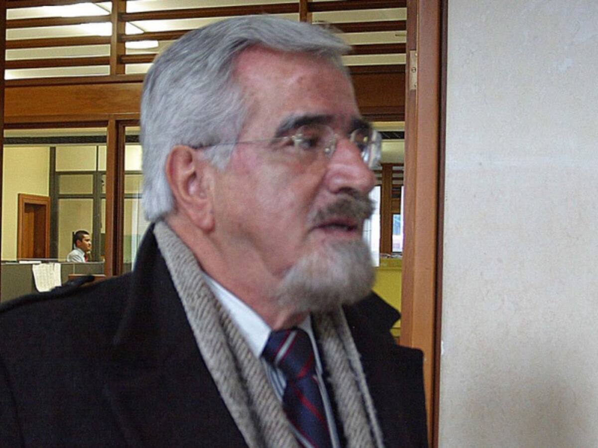 Fiscal cumplió su obligación de pedir investigación contra Uribe: Germán Navas