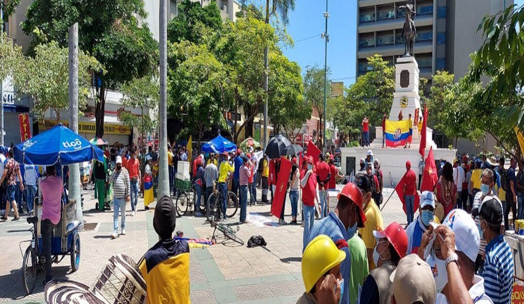 Marcha de las centrales obreras en el Paseo Bolívar en Barranquilla.