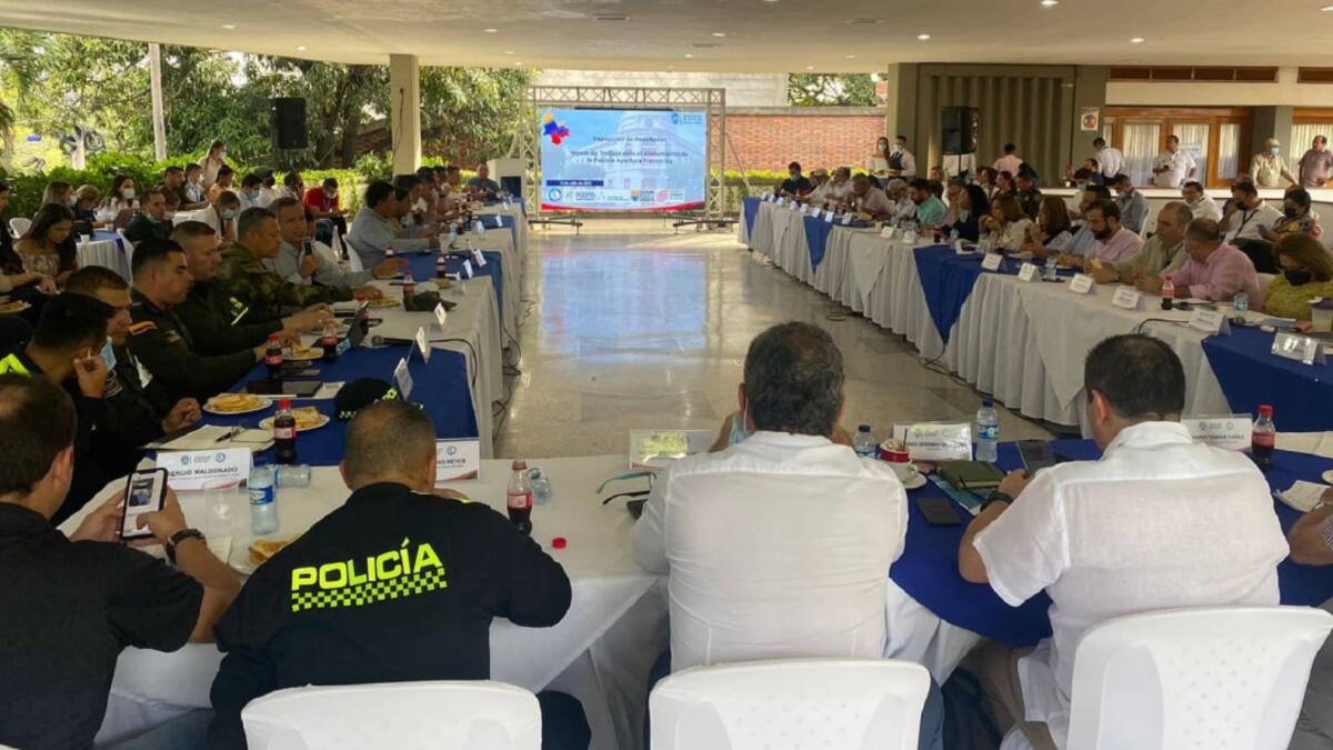 Gobernador revisa contingencia por reapertura de frontera