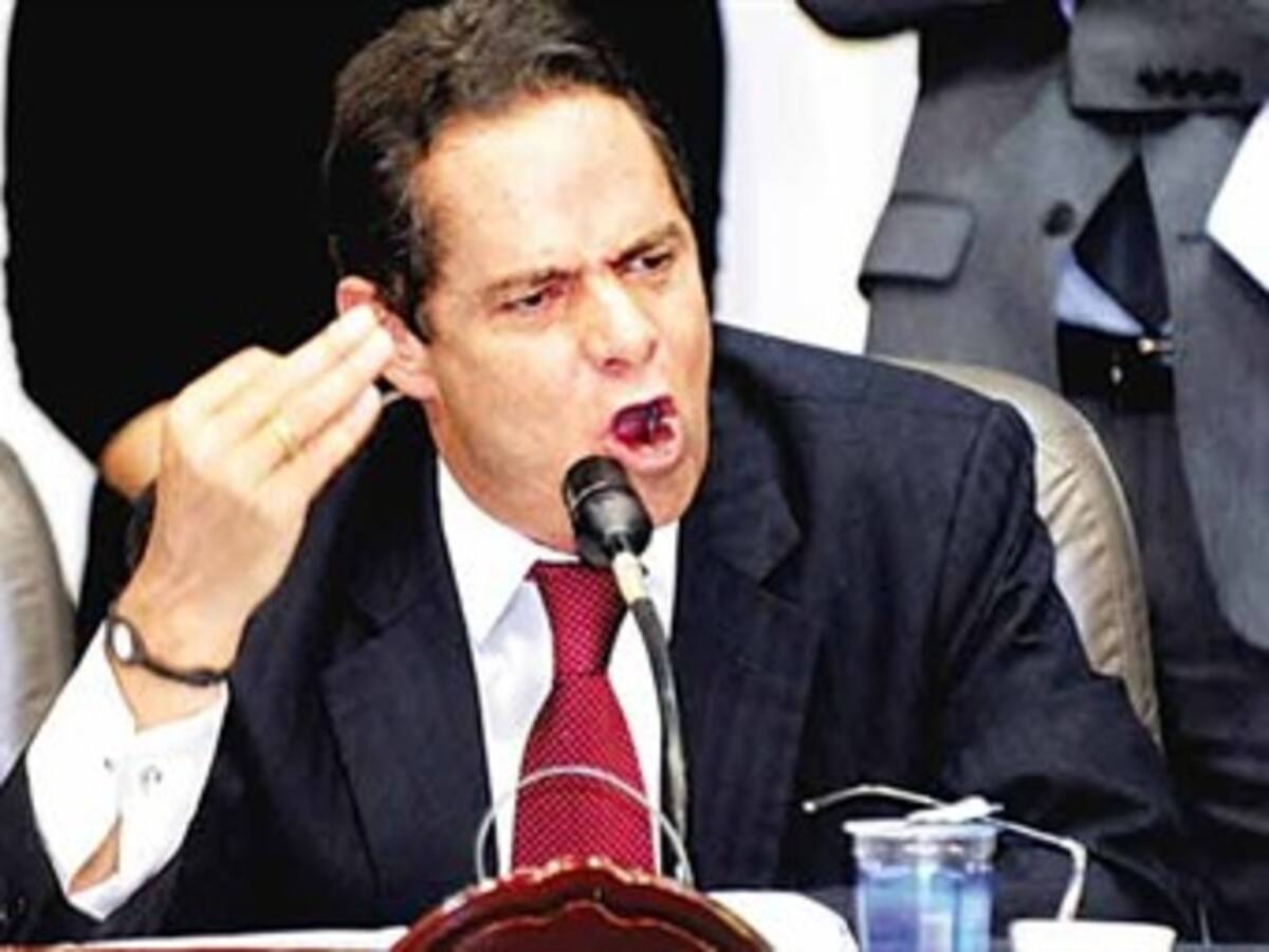 "Solo pensé en acostarme para esperar el golpe": Vargas Lleras