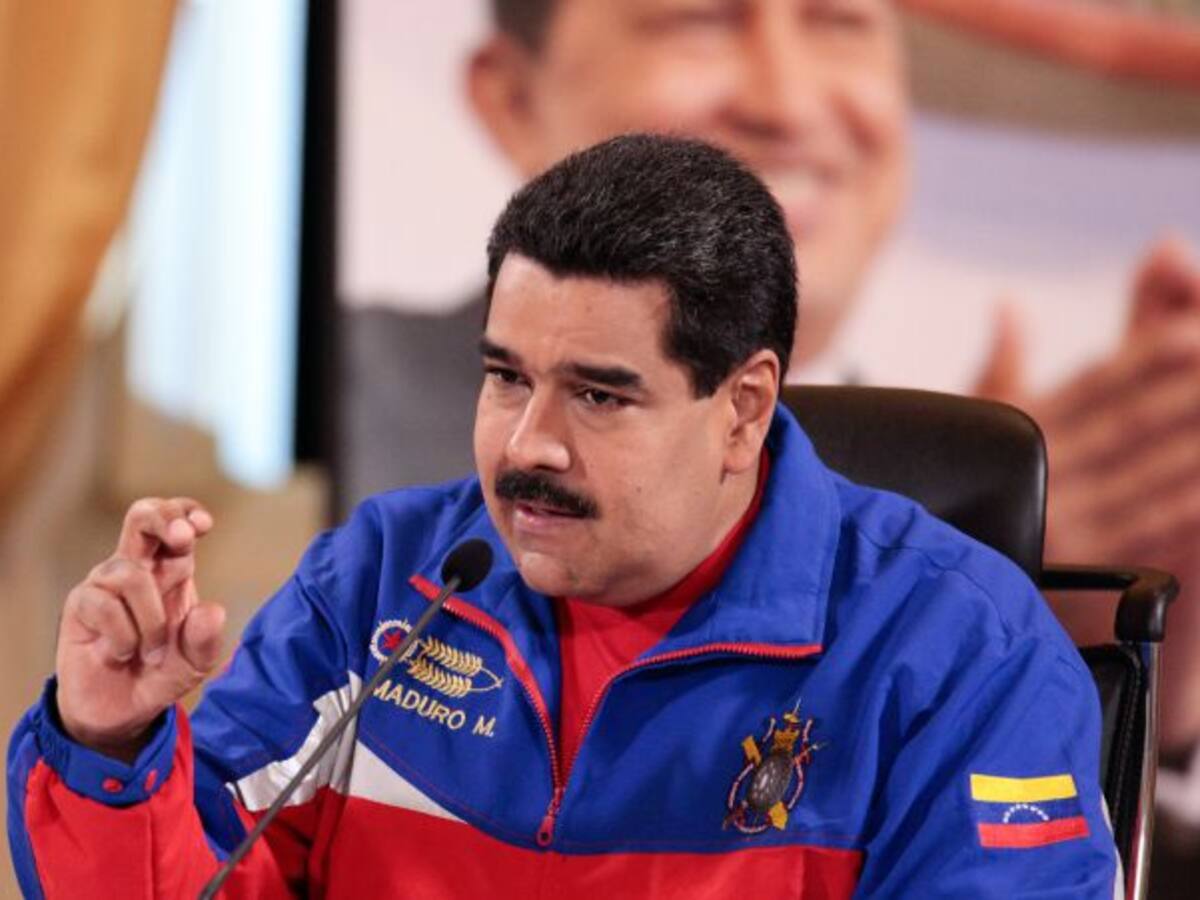 Maduro pide a colombianos que viven en Venezuela apoyar el chavismo