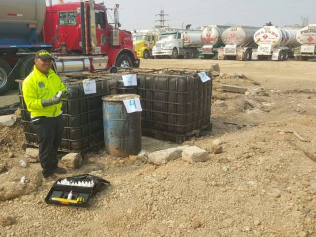 Policía en Cartagena incautó 850 galones de ácido sulfúrico