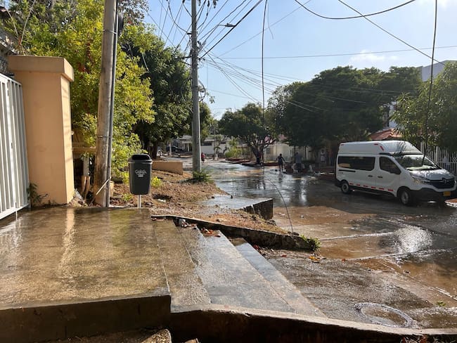 Norte y centro de Barranquilla y municipios sin servicio de agua por emergencia en tubería