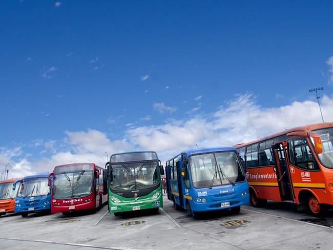 Los diferentes buses del Sistema Integrado de Transporte de Bogotá. Foto: Colprensa