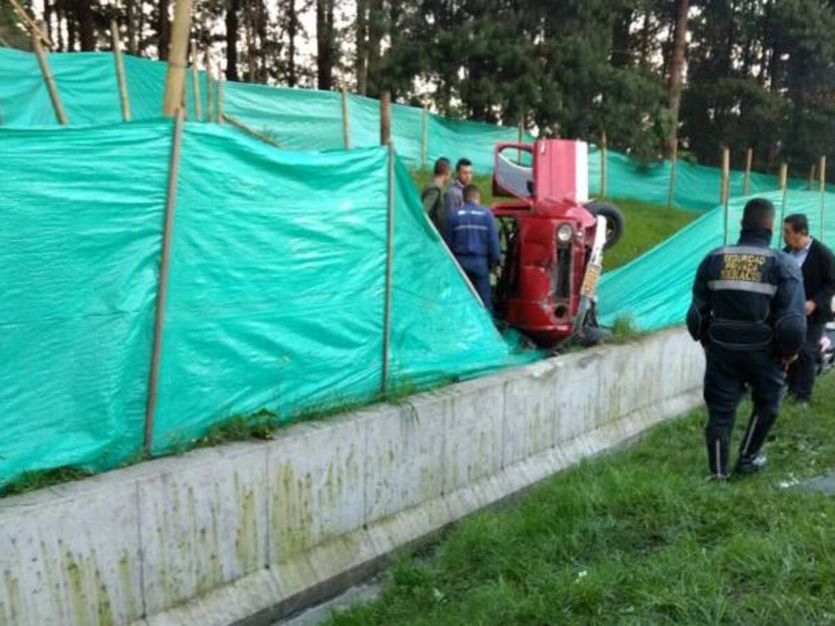 Un muerto y cinco heridos deja accidente de tránsito en la vía La Línea entre Quindío y Tolima