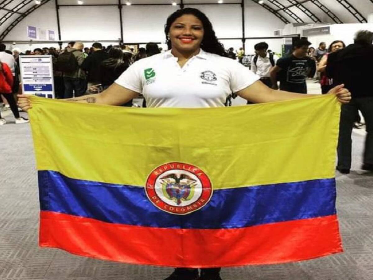 A pesista le echan la Policía por entrenar en la terraza de su casa