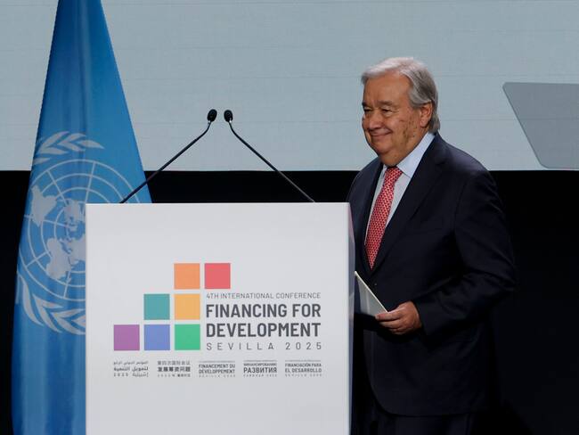 SEVILLA, 30/06/2025.- El secretario general de la ONU, António Guterres, interviene en la IV Conferencia Internacional de la ONU sobre Financiación para el Desarrollo, este lunes en Sevilla. Unos setenta jefes de Estado o de Gobierno se reúnen desde hoy y hasta el próximo jueves en este encuentro que aspira movilizar más recursos en cooperación y reafirmar el compromiso con el multilateralismo. EFE/UN Photo/Mariscal/SOLO USO EDITORIAL/SOLO DISPONIBLE PARA ILUSTRAR LA NOTICIA QUE ACOMPAÑA (CRÉDITO OBLIGATORIO)