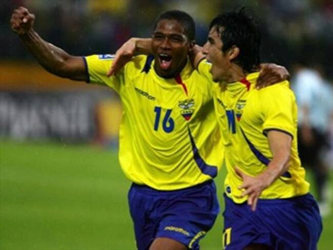 Pablo Palacios jugaría por Tenorio e Ivan Hurtado habla del juego ante Colombia