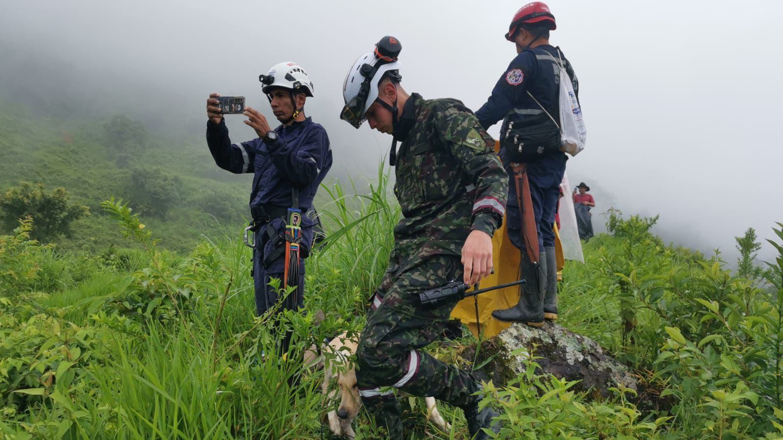 Personal del Ejército Nacional, Defensa Civil, Bomberos Labranzagrande y Tunja realizan las labores de búsqueda y rescate de las cuatro personas desaparecidas en Labranzagrande / Foto: Suministrada
