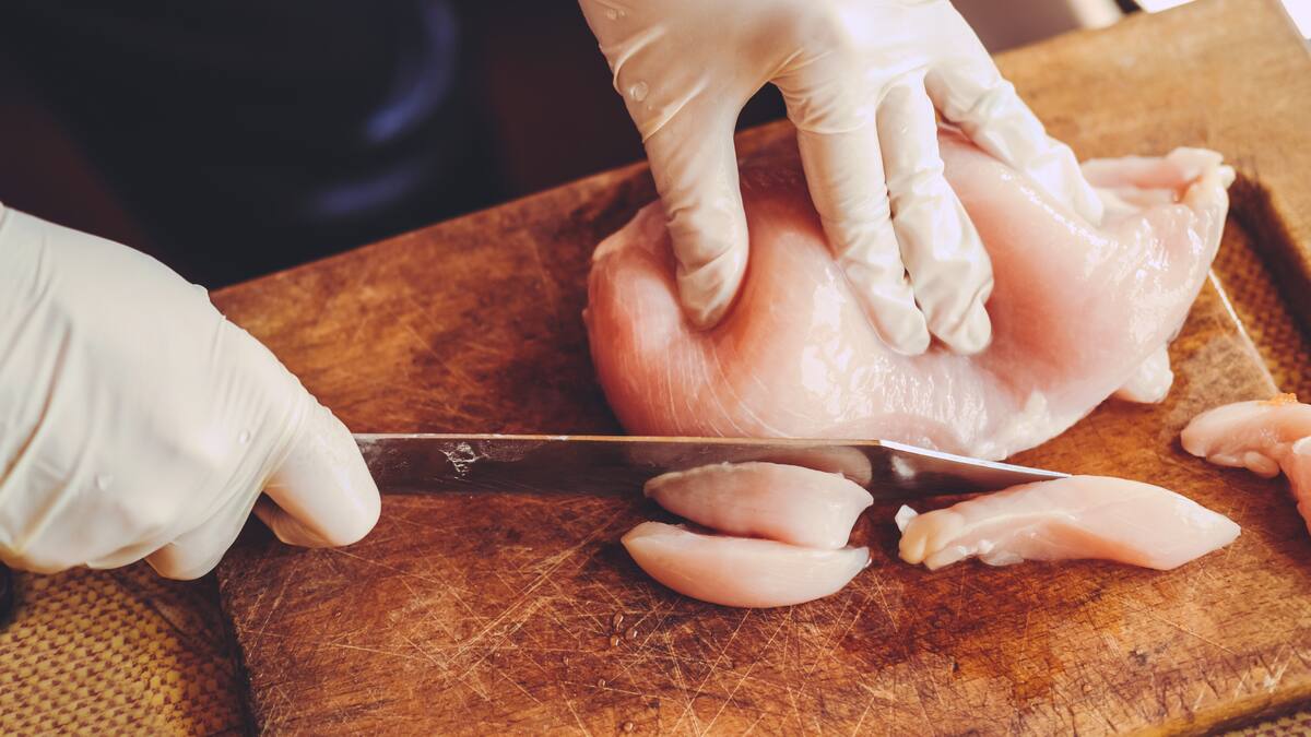 Grupo Bios donará 200.000 kilos de pollo al Banco de Alimentos