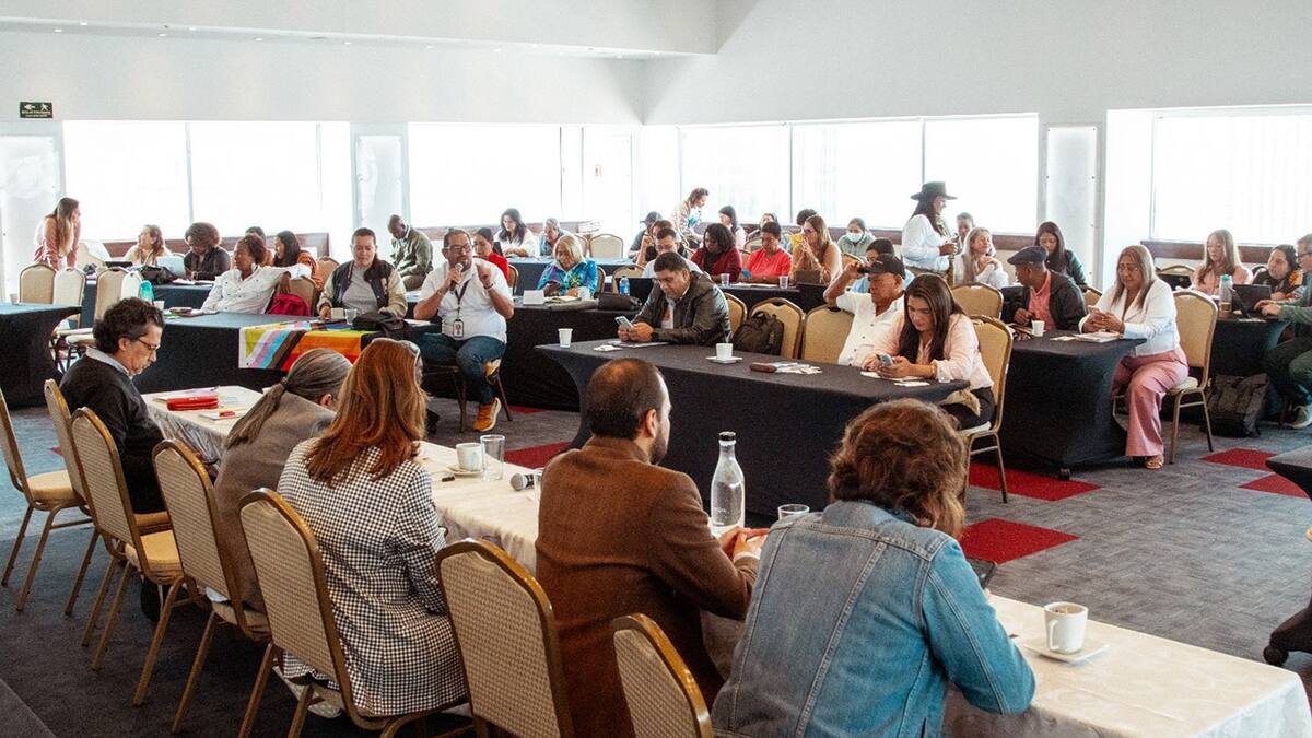 ¿Qué temas se discuten en la Mesa de Participación de Víctimas en Putumayo?