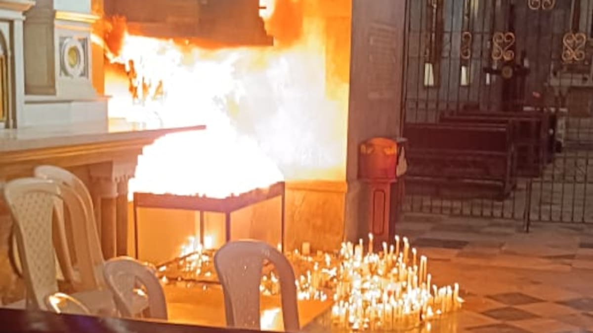 Incendio al interior de la Catedral Basílica de Santa Marta