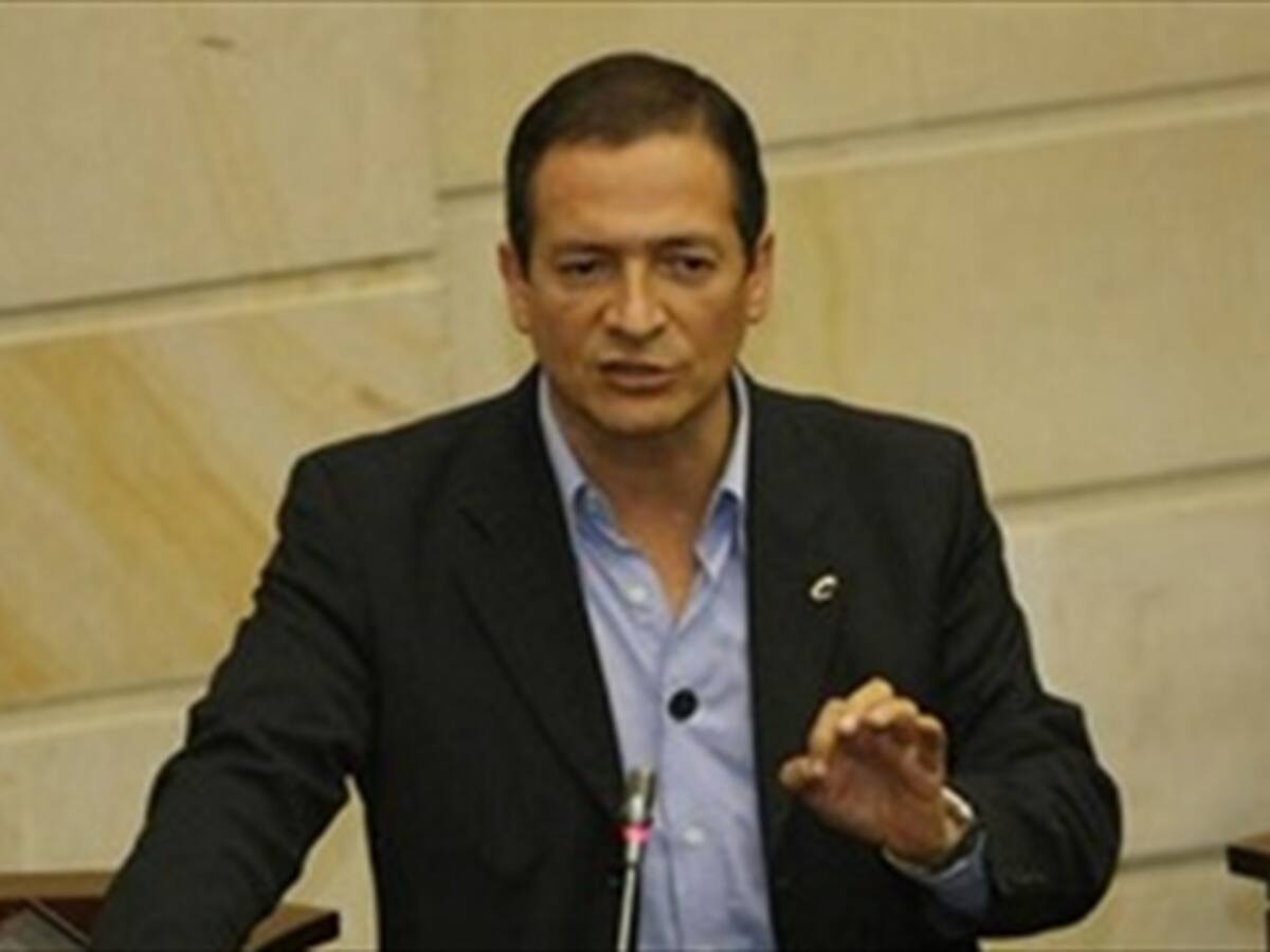 Congresistas conservadores piden cese de hostilidades contra la paz