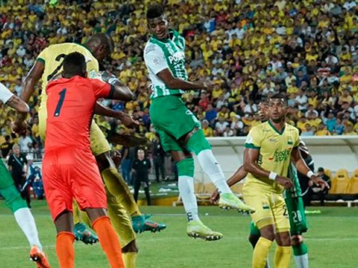 Nacional vence a Bucaramanga y se distancia en el liderato del Grupo A