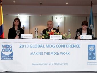 Canciller Holguín, Heraldo Muñoz, Director de PNUD para América Latina y el Caribe y Helen Clark, directora global del Programa de las Naciones Unidas para el Desarrollo (PNUD). Foto: Felipe Pinzon –OP Cancillería.