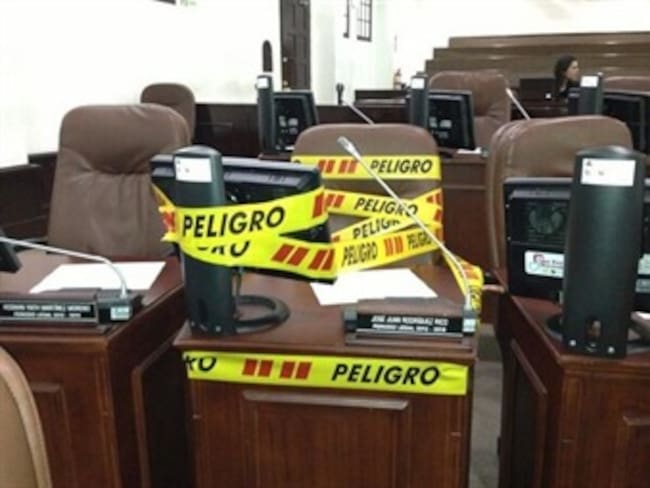 Así amaneció la curul del concejal de Bogotá José Juan Rodríguez